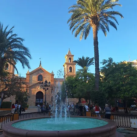 Costa De Verano With Swimming Pool In The Center Of Apartment Torrevieja